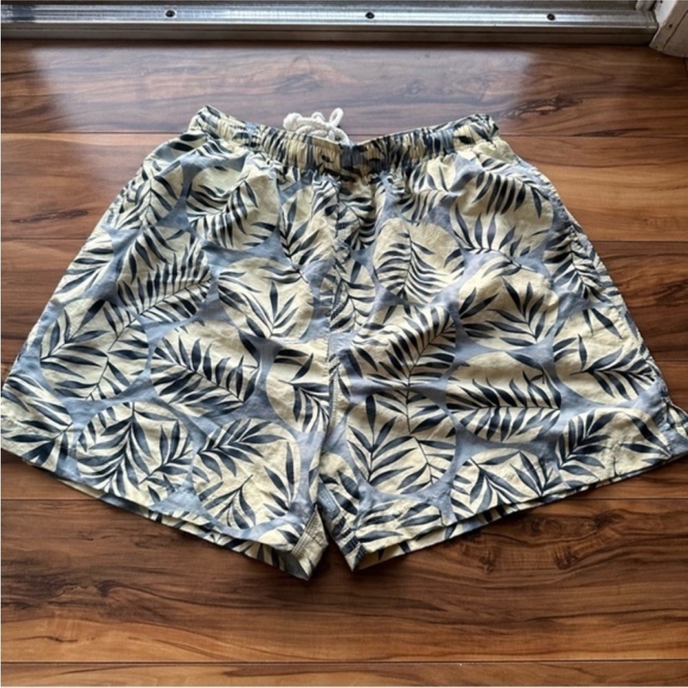 Retro vintage tommy bahama floral shorts m
